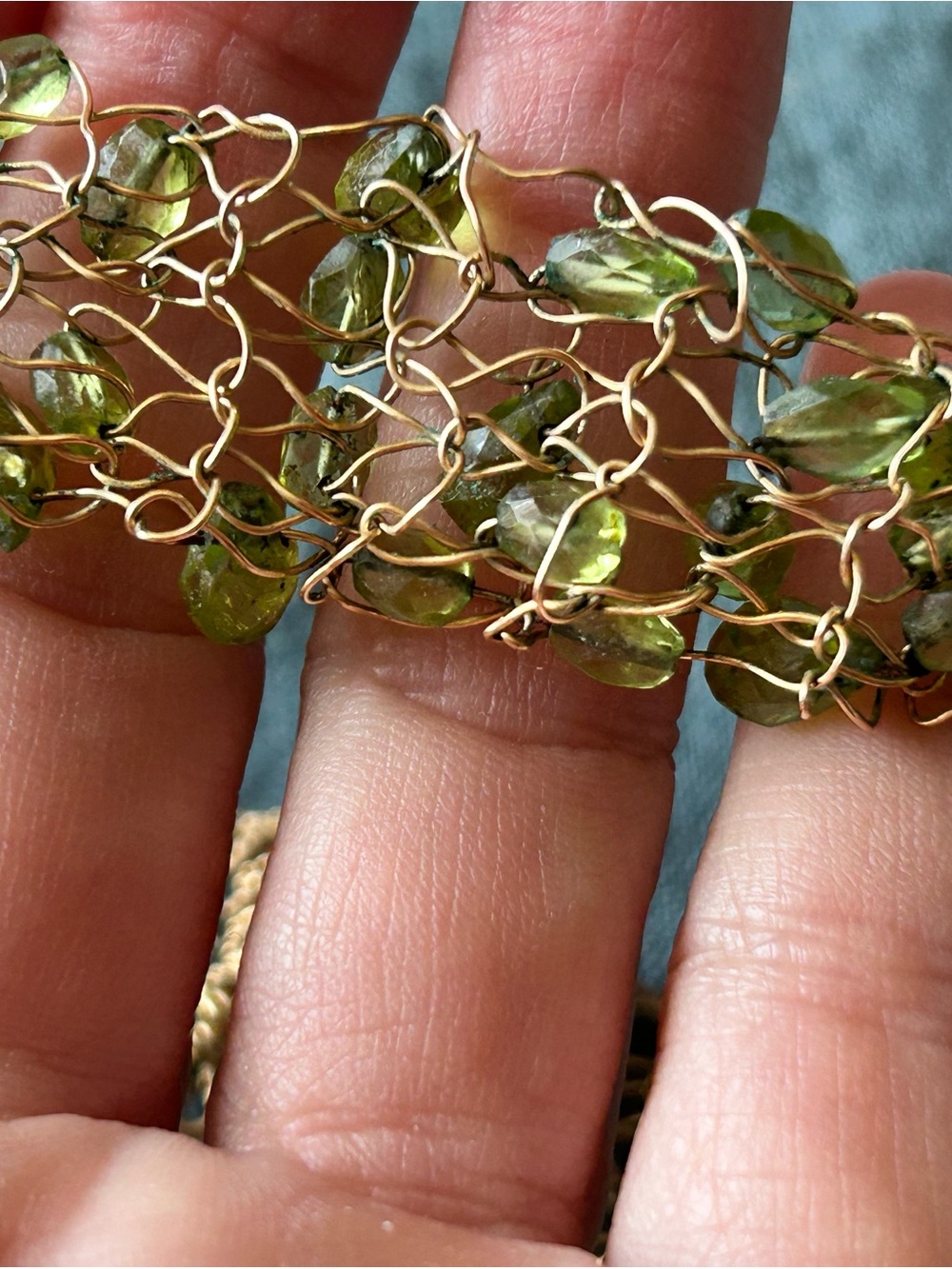 Artisan Gold Wire-Peridot Choker Necklace with over 100 peridot gems - Picture 5 of 9